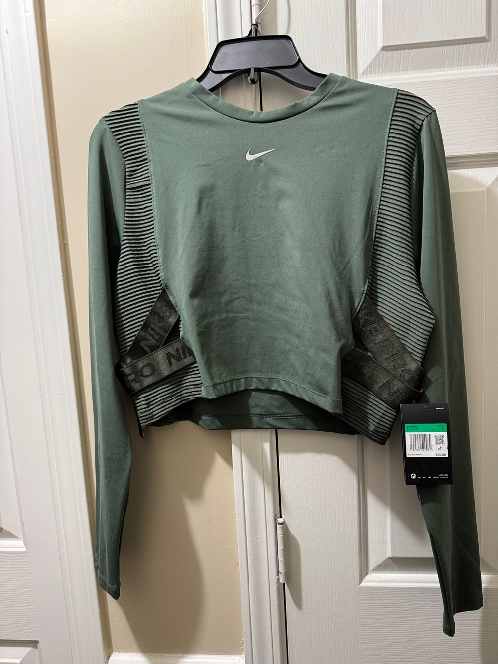 Nike Women's XL Olive Green Long-Sleeve Crop Top